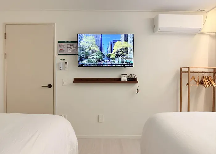 アパート New L Hongdae 3br L 4 Queen Beds L 5min Walk ソウル特別市