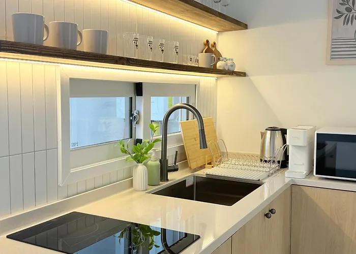 New L Hongdae 3br L 4 Queen Beds L 5min Walk *