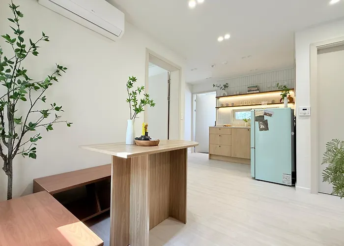 New L Hongdae 3br L 4 Queen Beds L 5min Walk *