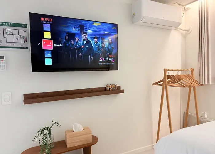 New L Hongdae 3br L 4 Queen Beds L 5min Walk *