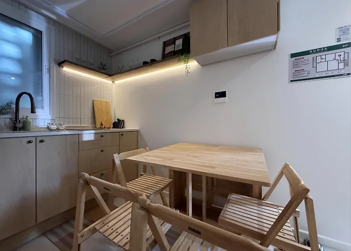 New L Hongdae 3br L 4 Queen Beds L 5min Walk *