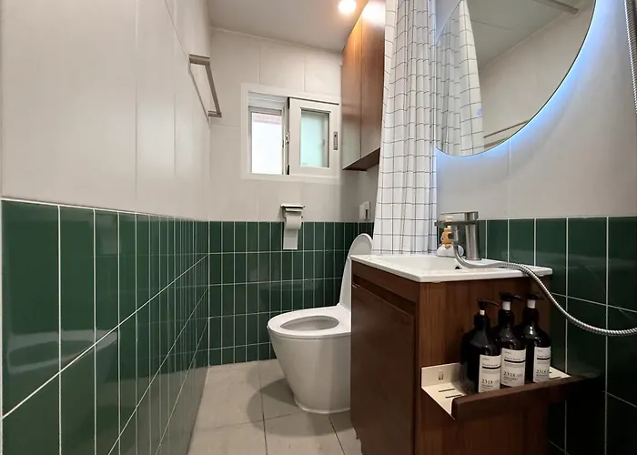 New L Hongdae 3br L 4 Queen Beds L 5min Walk *